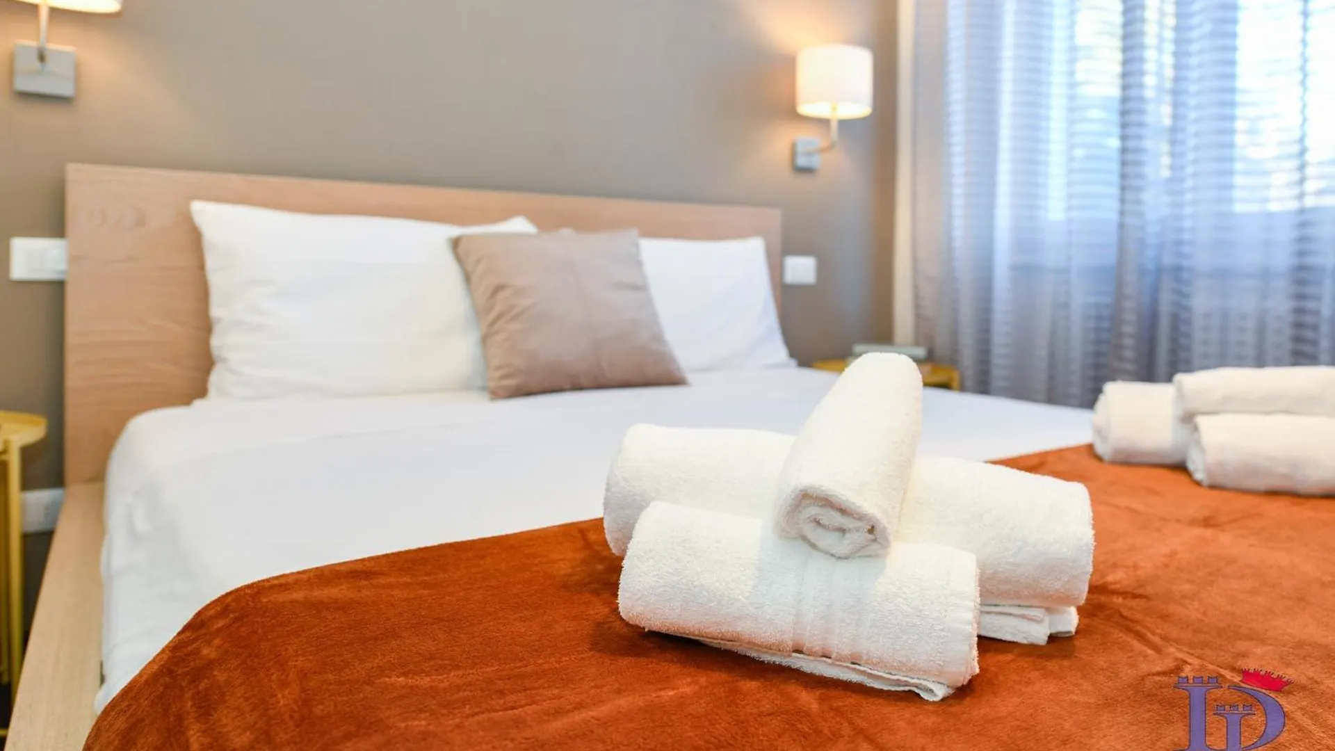 Desenzanoloft Official Partner Marriott Homes & Villas - A Casa Di Sara Family Apartment With Private Parking Desenzano del Garda Italy