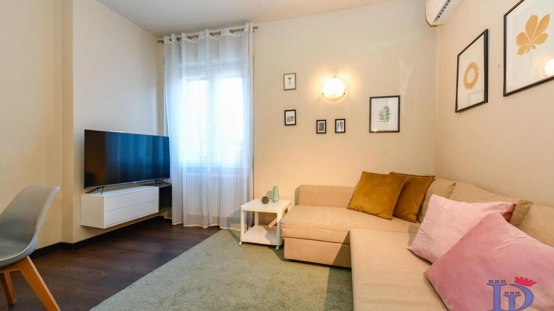 Desenzanoloft Official Partner Marriott Homes & Villas - A Casa Di Sara Family Apartment With Private Parking Desenzano del Garda